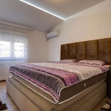Divino Apartment ติวัต ภายนอก รูปภาพ