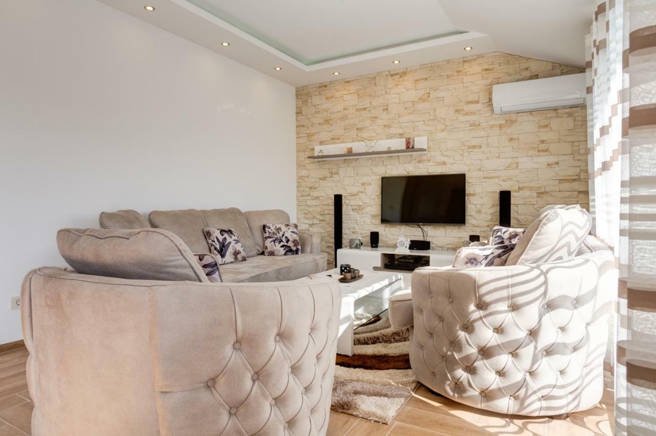 Divino Apartment ติวัต ภายนอก รูปภาพ